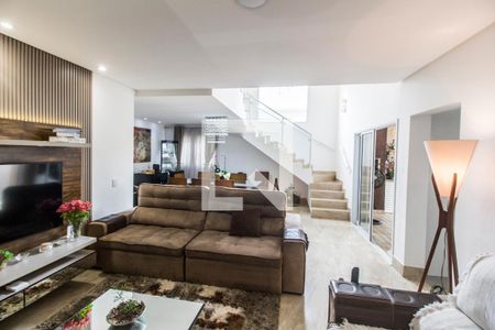 Sala de casa de condomínio à venda com 3 quartos, 224m² em Parque Sinai, Santana de Parnaíba