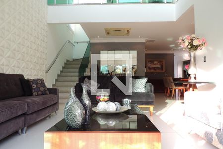 Sala de casa de condomínio à venda com 4 quartos, 485m² em Taquara, Rio de Janeiro