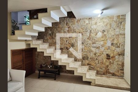 Casa à venda com 4 quartos, 338m² em Vila Rosalia, Guarulhos