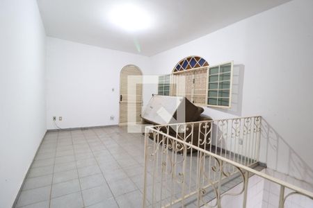 Sala de casa para alugar com 4 quartos, 500m² em Osvaldo Rezende, Uberlândia