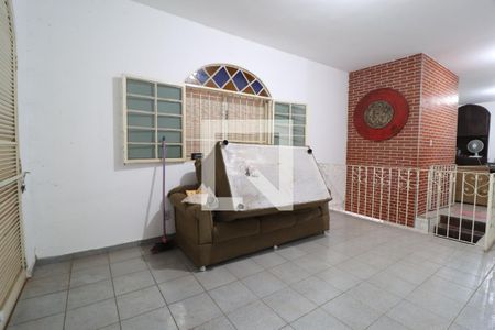 Sala de casa para alugar com 4 quartos, 500m² em Osvaldo Rezende, Uberlândia