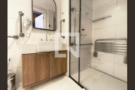 Banheiro de kitnet/studio para alugar com 1 quarto, 50m² em Vila Mariana, São Paulo