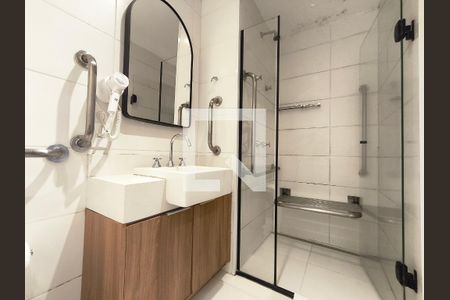 Banheiro de kitnet/studio para alugar com 1 quarto, 50m² em Vila Mariana, São Paulo