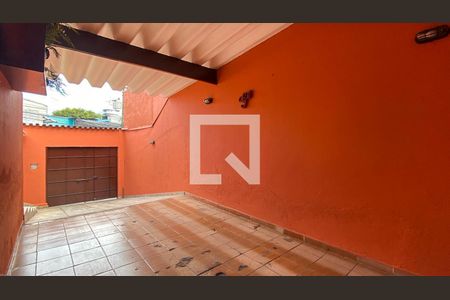 Garagem de casa à venda com 2 quartos, 70m² em Vila Liviero, São Paulo