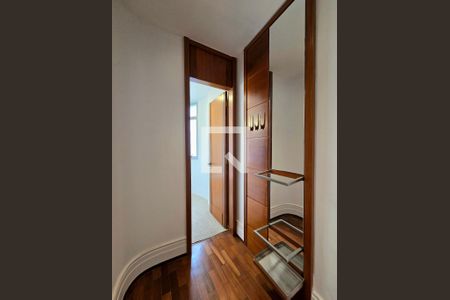 Corredor Entrada de apartamento à venda com 4 quartos, 202m² em Vila Nova Conceição, São Paulo