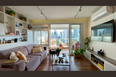 Sala de TV de apartamento à venda com 2 quartos, 80m² em Sumaré, São Paulo