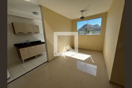 Sala de apartamento à venda com 2 quartos, 48m² em Vargem Pequena, Rio de Janeiro