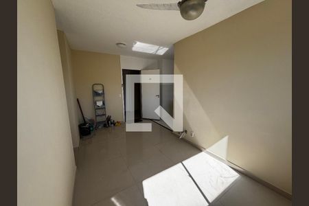 Sala de apartamento à venda com 2 quartos, 48m² em Vargem Pequena, Rio de Janeiro