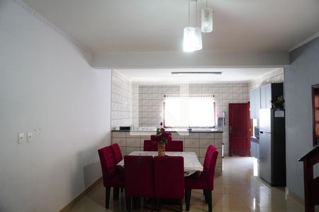 Sala  de casa para alugar com 4 quartos, 196m² em Parque Novo Mundo, Americana