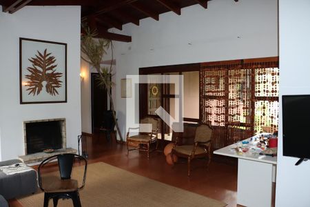 Sala de casa de condomínio para alugar com 3 quartos, 3824m² em Vila Santo Antônio, Cotia