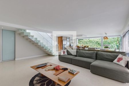 Casa à venda com 5 quartos, 469m² em Jardim Marajoara, São Paulo