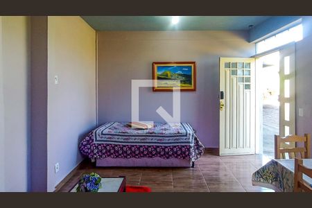 Sala de casa para alugar com 1 quarto, 40m² em Vila Nova, Porto Alegre