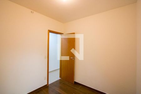 Quarto 2 de apartamento para alugar com 3 quartos, 80m² em Vila Alice, Santo André