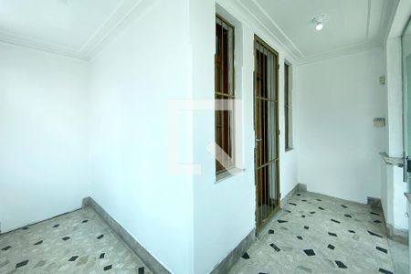 Varanda de casa à venda com 5 quartos, 300m² em Carlos Prates, Belo Horizonte