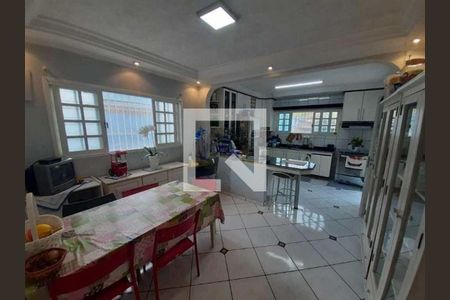 Casa à venda com 3 quartos, 230m² em Vila Pires, Santo André