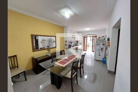 Casa à venda com 3 quartos, 235m² em Santa Maria, Santo André