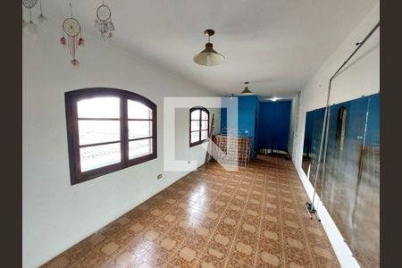 Casa à venda com 3 quartos, 235m² em Santa Maria, Santo André