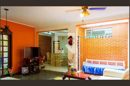 Casa à venda com 3 quartos, 206m² em Santa Maria, Santo André