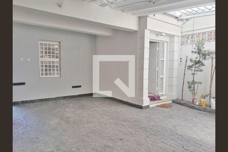 Casa à venda com 3 quartos, 196m² em Vila Scarpelli, Santo André