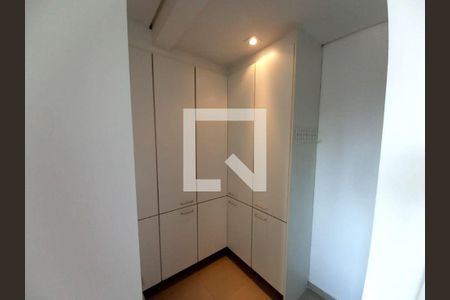 Casa à venda com 5 quartos, 333m² em Santa Maria, Santo André