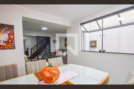 Casa à venda com 2 quartos, 214m² em Vila Assunção, Santo André
