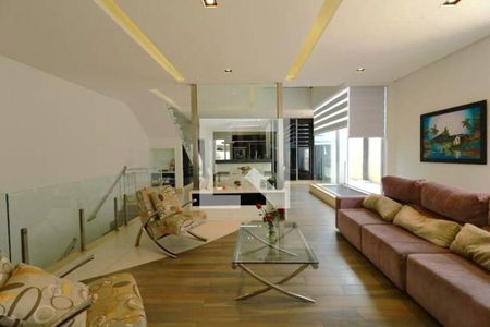 Casa à venda com 4 quartos, 357m² em Vila Vitória, Santo André