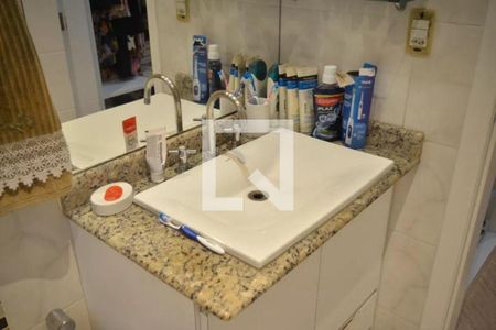 Casa à venda com 3 quartos, 125m² em Vila Scarpelli, Santo André