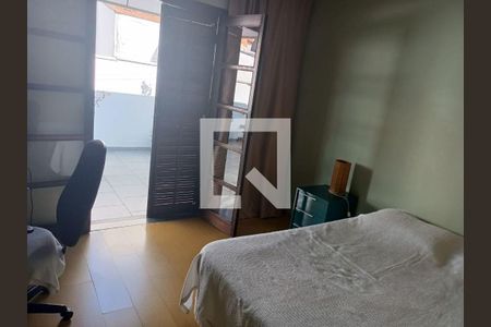 Casa à venda com 3 quartos, 181m² em Jardim Stella, Santo André