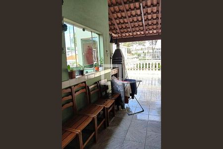 Casa à venda com 3 quartos, 215m² em Vila Alzira, Santo André