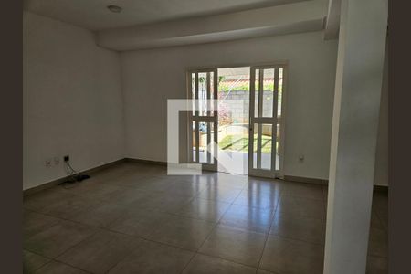 Sala de casa de condomínio para alugar com 3 quartos, 110m² em Medeiros, Jundiaí