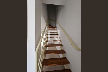 Escada de casa de condomínio para alugar com 3 quartos, 110m² em Medeiros, Jundiaí