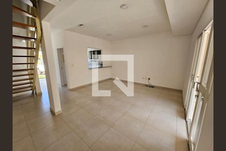 Sala de casa de condomínio para alugar com 3 quartos, 110m² em Medeiros, Jundiaí