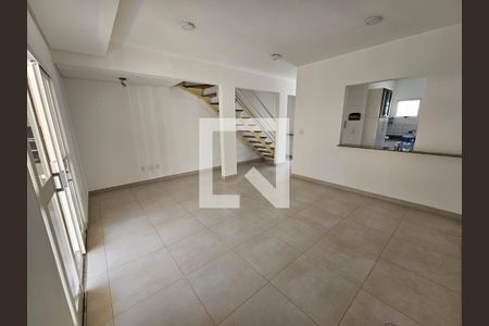 Sala de casa de condomínio para alugar com 3 quartos, 110m² em Medeiros, Jundiaí