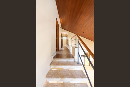 Corredor  de casa de condomínio para alugar com 5 quartos, 294m² em Chácara Santa Margarida, Campinas