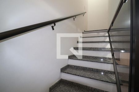 Escada de casa à venda com 4 quartos, 152m² em Parque das Nações, Santo André