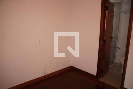 Suíte 1 de apartamento para alugar com 2 quartos, 195m² em Higienópolis, São Paulo