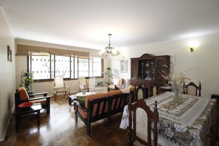 Sala de casa para alugar com 4 quartos, 300m² em Três Figueiras, Porto Alegre