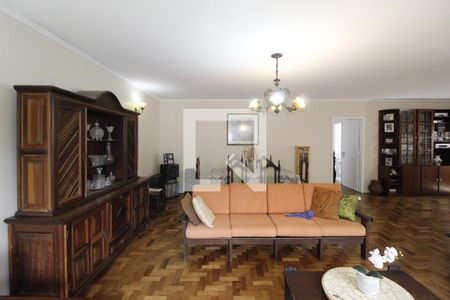 Sala de casa para alugar com 4 quartos, 300m² em Três Figueiras, Porto Alegre