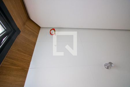 Banheiro social de apartamento à venda com 2 quartos, 50m² em Utinga, Santo André