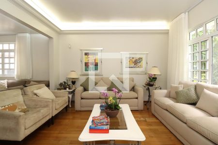 Sala de casa à venda com 4 quartos, 300m² em Sumaré, São Paulo