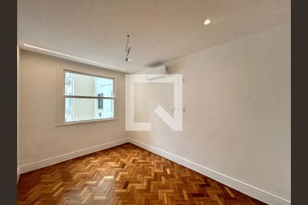 Quarto 1 de apartamento à venda com 3 quartos, 120m² em Copacabana, Rio de Janeiro