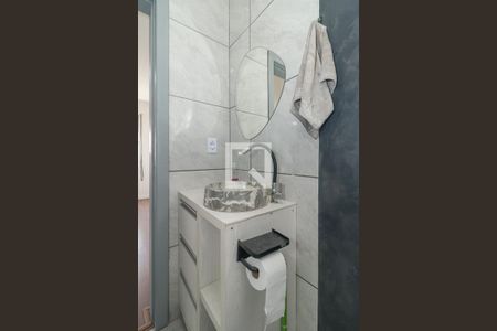 Banheiro de apartamento à venda com 1 quarto, 32m² em Petrópolis, Porto Alegre