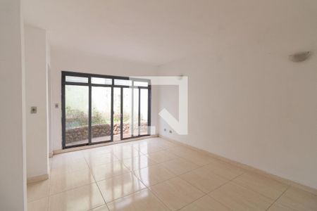 Sala de casa à venda com 3 quartos, 196m² em Jardim Jussara, São Paulo
