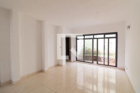 Sala de casa à venda com 3 quartos, 196m² em Jardim Jussara, São Paulo