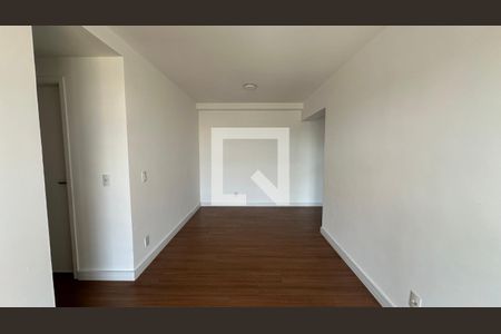 Sala de apartamento para alugar com 3 quartos, 71m² em Jardim Tupanci, Barueri