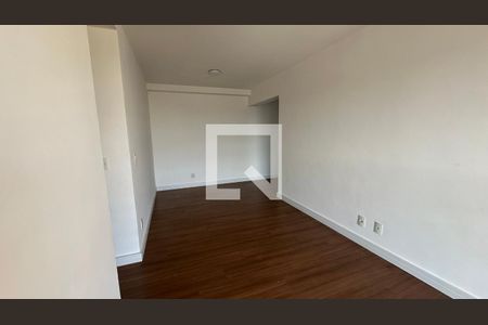 Sala de apartamento para alugar com 3 quartos, 71m² em Jardim Tupanci, Barueri