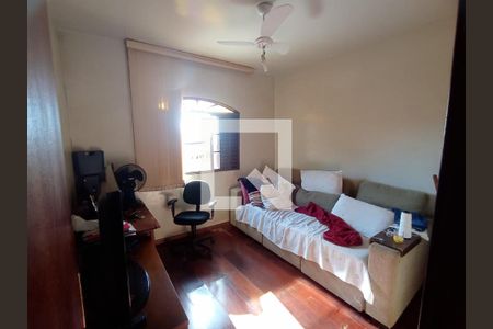 Casa à venda com 3 quartos, 500m² em Estrela Dalva, Belo Horizonte