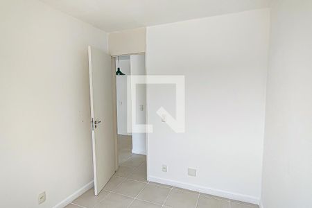 Quarto 1 de apartamento para alugar com 2 quartos, 48m² em Jacarepaguá, Rio de Janeiro