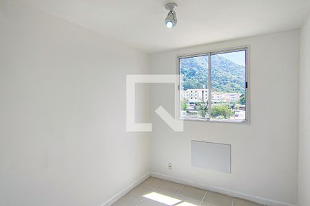 Quarto 1 de apartamento para alugar com 2 quartos, 48m² em Jacarepaguá, Rio de Janeiro