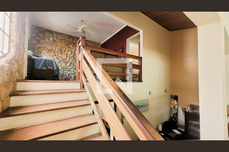 Sala de casa de condomínio à venda com 4 quartos, 257m² em Loteamento Caminhos de São Conrado (Sousas), Campinas